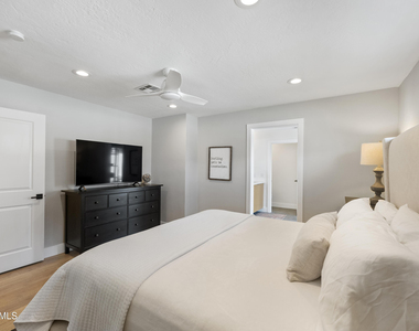 4244 N 35th Place - Photo Thumbnail 15