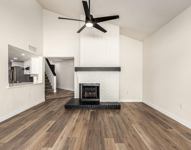 1538 E Laurel Avenue - Photo Thumbnail 7