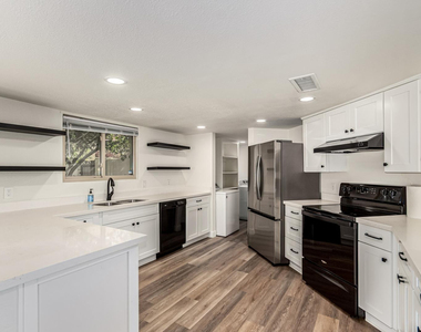 1538 E Laurel Avenue - Photo Thumbnail 10
