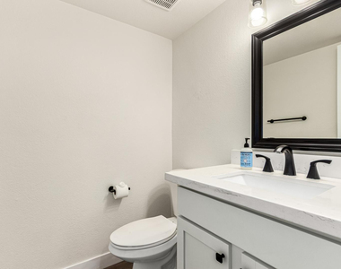 1538 E Laurel Avenue - Photo Thumbnail 13