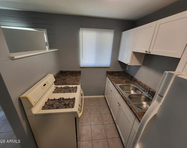 1445 S Kenneth Place - Photo Thumbnail 6