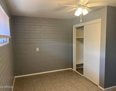 1445 S Kenneth Place - Photo Thumbnail 3