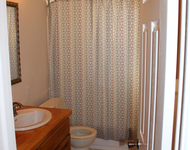 910 S Una Avenue - Photo Thumbnail 10