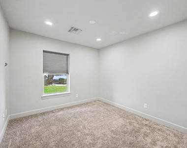 3414 N 44th Place - Photo Thumbnail 28