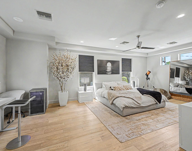 3414 N 44th Place - Photo Thumbnail 19
