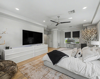 3414 N 44th Place - Photo Thumbnail 21