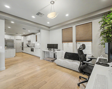 3414 N 44th Place - Photo Thumbnail 14