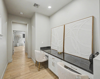 3414 N 44th Place - Photo Thumbnail 18
