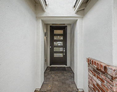 3414 N 44th Place - Photo Thumbnail 3