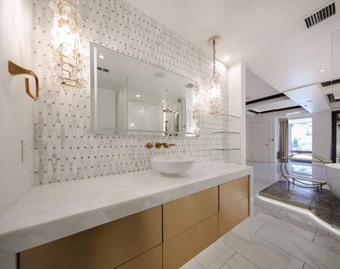 7157 E Rancho Vista Drive - Photo Thumbnail 8