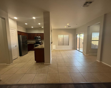 902 E Dee Street - Photo Thumbnail 5