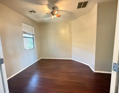 902 E Dee Street - Photo Thumbnail 22