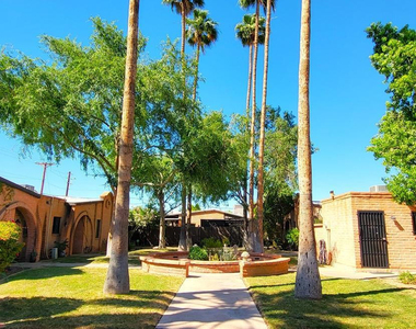 3056 N 32nd Street - Photo Thumbnail 16