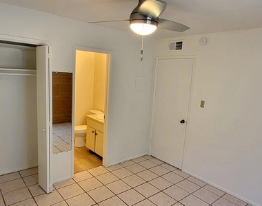 3056 N 32nd Street - Photo Thumbnail 8