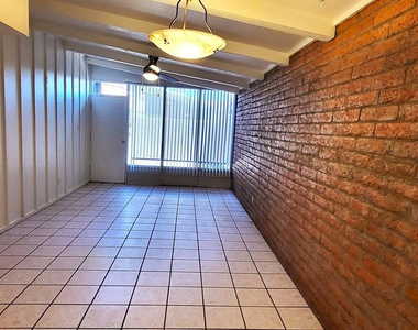3056 N 32nd Street - Photo Thumbnail 3