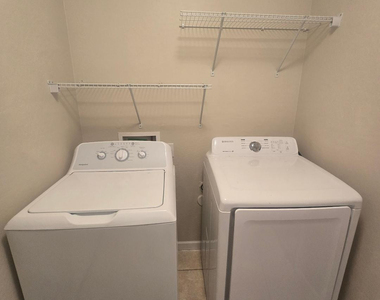 3411 W Sunland Avenue - Photo Thumbnail 6