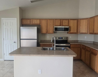 3411 W Sunland Avenue - Photo Thumbnail 7
