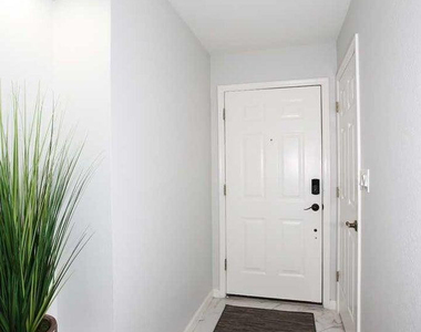 10080 E Mountainview Lake Drive - Photo Thumbnail 1
