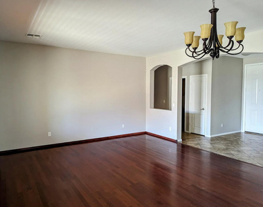 4937 W Desert Lane - Photo Thumbnail 2