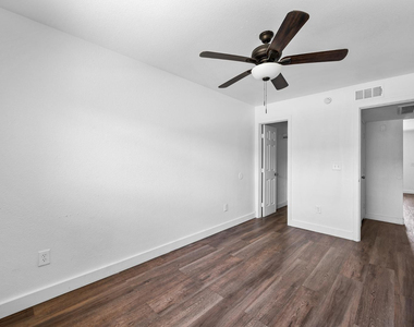 18202 N Cave Creek Road - Photo Thumbnail 4