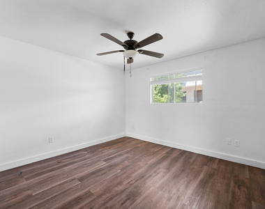 18202 N Cave Creek Road - Photo Thumbnail 6