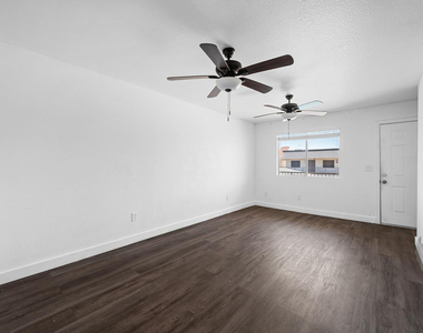 18202 N Cave Creek Road - Photo Thumbnail 11