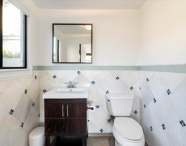 3827 E Hazelwood Street - Photo Thumbnail 27