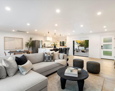 3827 E Hazelwood Street - Photo Thumbnail 14