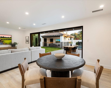 3827 E Hazelwood Street - Photo Thumbnail 11