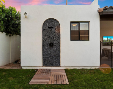 3827 E Hazelwood Street - Photo Thumbnail 32