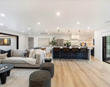 3827 E Hazelwood Street - Photo Thumbnail 13