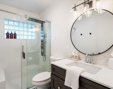 3827 E Hazelwood Street - Photo Thumbnail 25