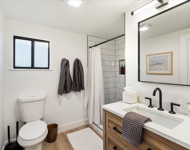 3827 E Hazelwood Street - Photo Thumbnail 18