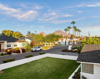 3827 E Hazelwood Street - Photo Thumbnail 34