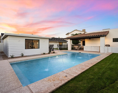 3827 E Hazelwood Street - Photo Thumbnail 29