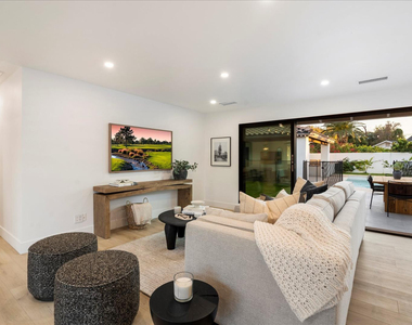 3827 E Hazelwood Street - Photo Thumbnail 12