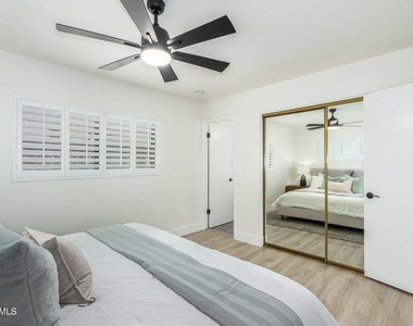 4511 N 31st Place - Photo Thumbnail 12