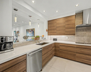 3057 E Rose Lane - Photo Thumbnail 2