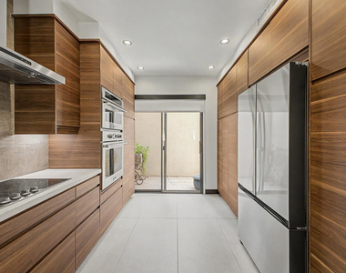 3057 E Rose Lane - Photo Thumbnail 3