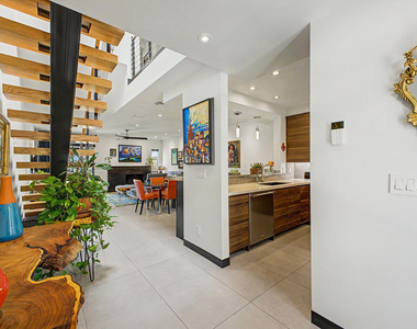 3057 E Rose Lane - Photo Thumbnail 9