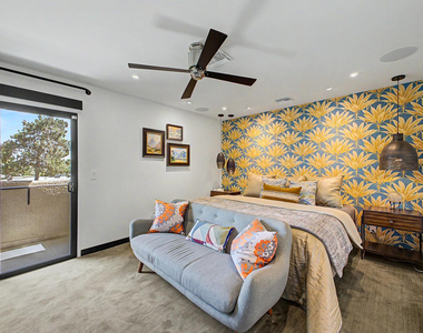 3057 E Rose Lane - Photo Thumbnail 11