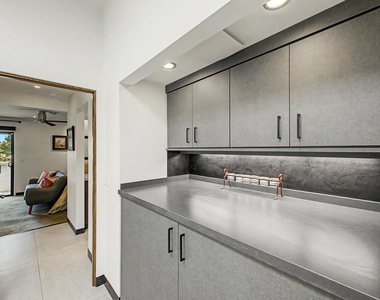 3057 E Rose Lane - Photo Thumbnail 21