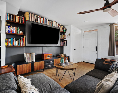 530 W 17th Street - Photo Thumbnail 5
