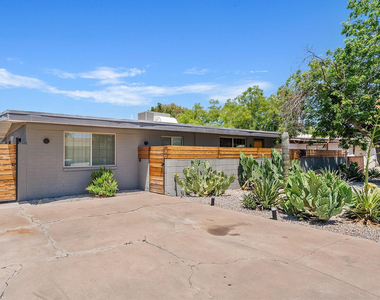 530 W 17th Street - Photo Thumbnail 20