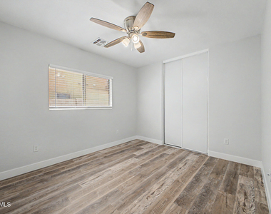 2423 E Winged Foot Drive - Photo Thumbnail 21