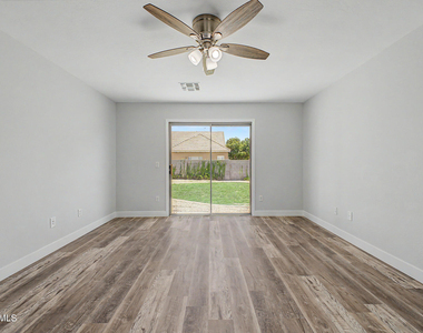 2423 E Winged Foot Drive - Photo Thumbnail 17