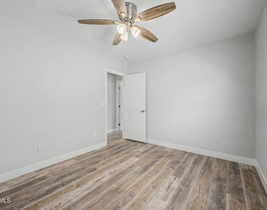 2423 E Winged Foot Drive - Photo Thumbnail 22
