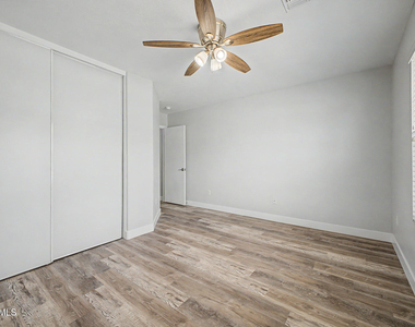 2423 E Winged Foot Drive - Photo Thumbnail 26