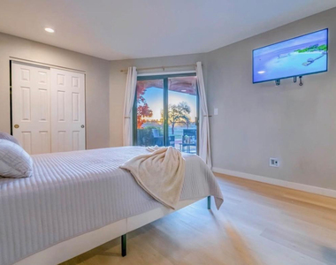 4303 E Cactus Road - Photo Thumbnail 24