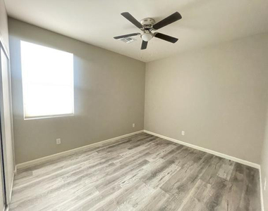 1335 E Pueblo Avenue - Photo Thumbnail 10